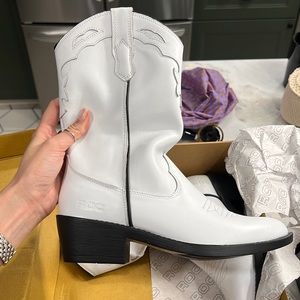 NEW ROC White Cowboy Boots never worn